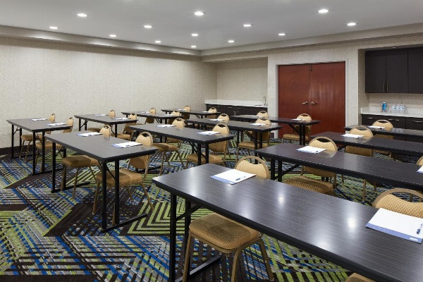 Holiday Inn Express & Suites Asheville SW - Outlet Ctr Area image 4